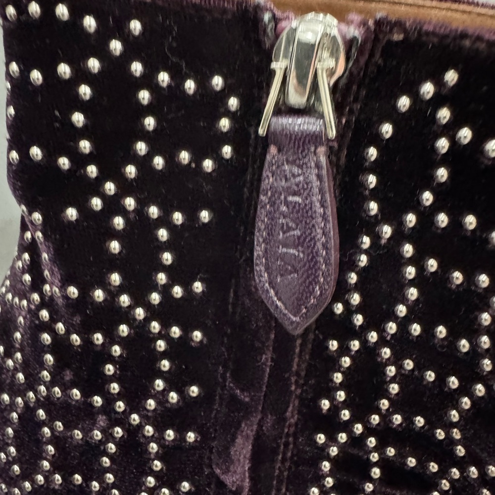 🔥 RARE COLLECTOR’S FIND — Alaïa “Azzedine” Deep Wine Velvet Studded Booties (39) - Picture 6 of 15
